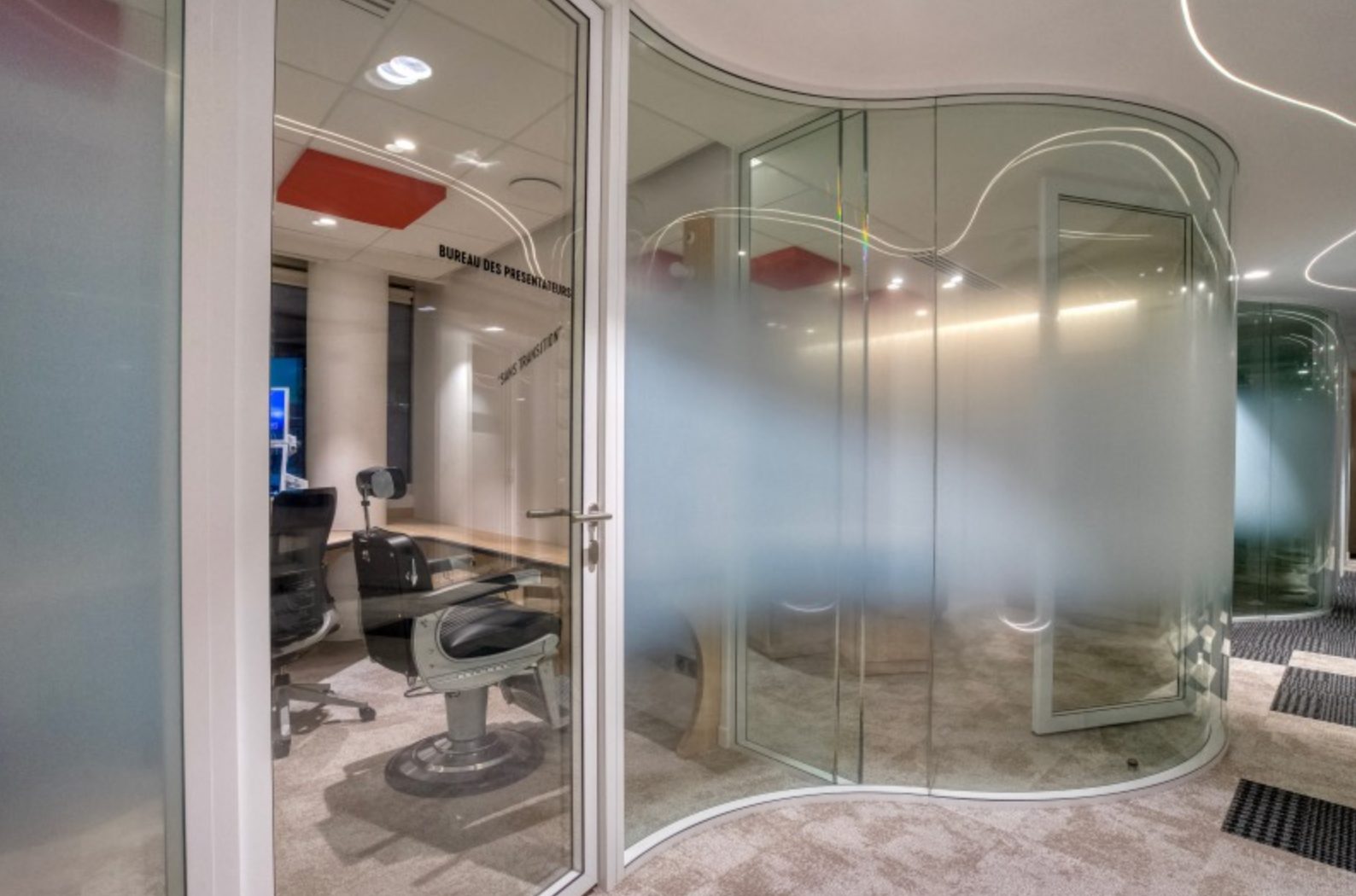 Menuiserie, agencement et panneaux acoustiques réalisés par CBI — photo 4